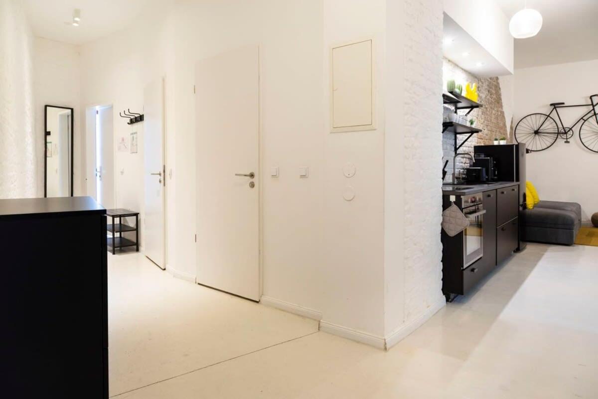 Cosy Three Br Two Bth Ac Self Checkin Street Parking Appartement