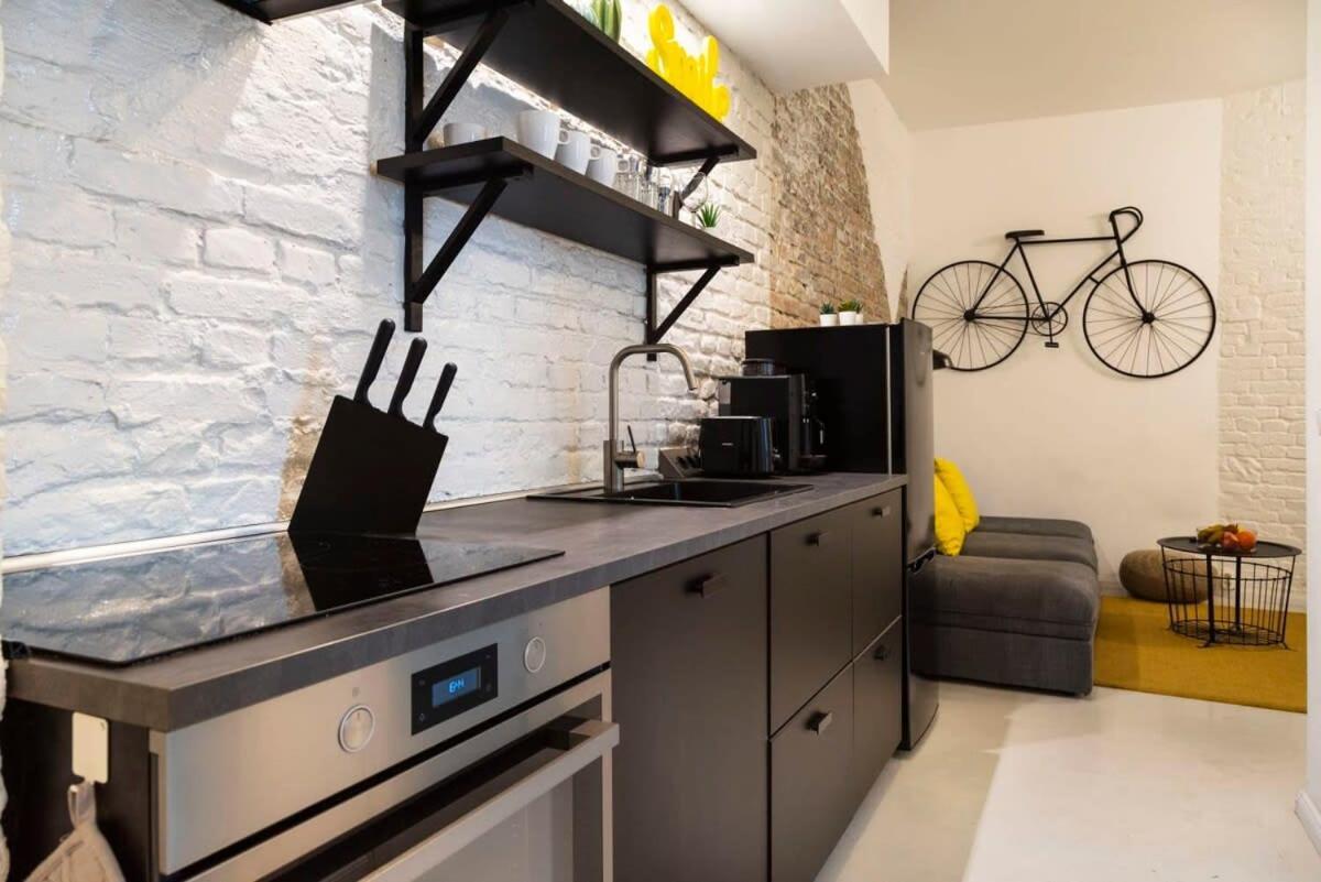 Appartement Cosy Three Br Two Bth Ac Self Checkin Street Parking